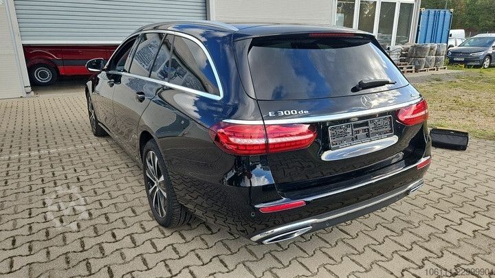 Minibús MERCEDES-BENZ E 300 de 4Matic T Business-Paket