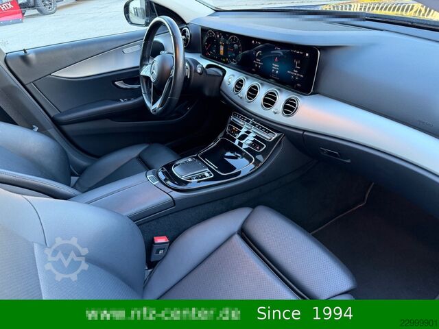 Miniautocarro MERCEDES-BENZ E 300 de 4Matic T Business-Paket PANO