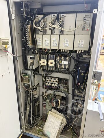 CNC sústružnícke a frézovacie centrum MAZAK INTEGREX 200 Y