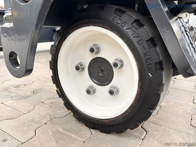 4-vejs gaffeltruck Combilift C3000 / 4100 MM / 3 TONS / LPG /LIKE NEW