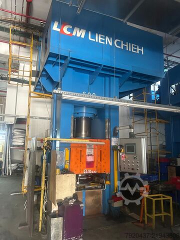 Prensa hidráulica LCM 600T
