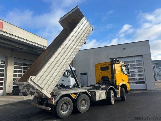 Camion basculante trilateral MERCEDES-BENZ AROCS 4151, 8X4 MEILLER-GESTEINSKIPPER, EURO 6, BORDMATIK, RETARDER, BLATT-BLATT