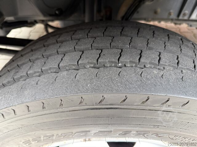 Pick-up pakettiauto MAN TGL 8.180 BB