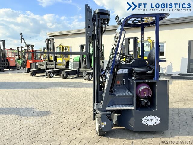 Chariot élévateur multidirectionnel Combilift CB3000 GAS TRIPLEX 5500 POSITIONER