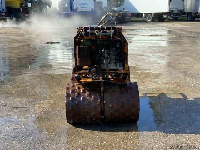 Vienbūgnis volas RAMMAX RW1402 Grabenwalze