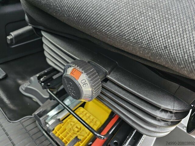 Фургон с высокой крышей Iveco Daily 35S18HA8V DOKA Hi-Matic 12m³ L2H2 7 Sitze