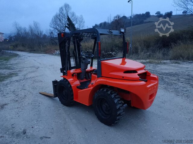 Carretilla elevadora todoterreno Mast Explorer 20 4WD