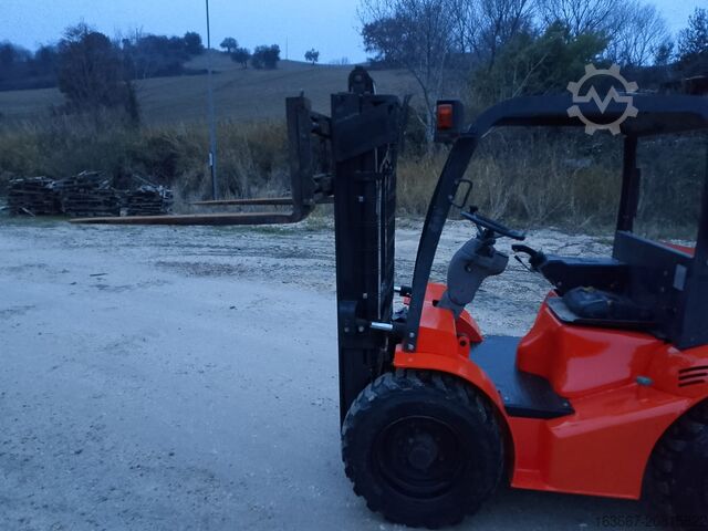 Carretilla elevadora todoterreno Mast Explorer 20 4WD