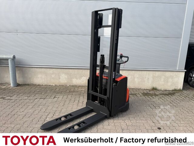 Empilhador manual Toyota SWE 120 L / Akku neu!