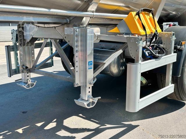 Semi trailer tangki  SCHWARTE JANSKY Hochleistungs-Zubringer, MIETEN?