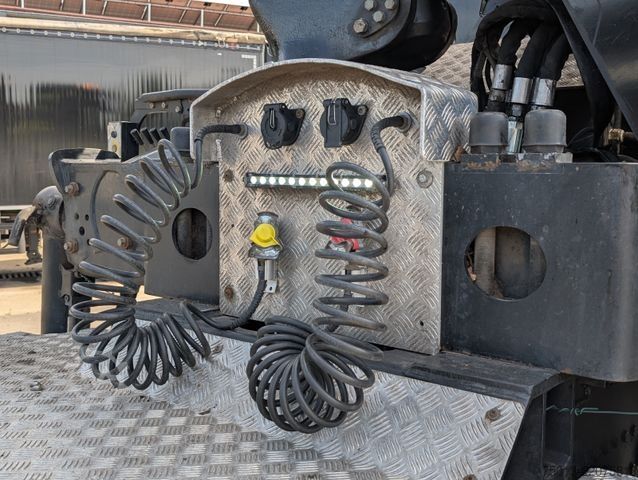 Véhicule tracteur MAN TGX 33.510 BL SA 6x4 mit EPSILON S260Z96, MIETE?