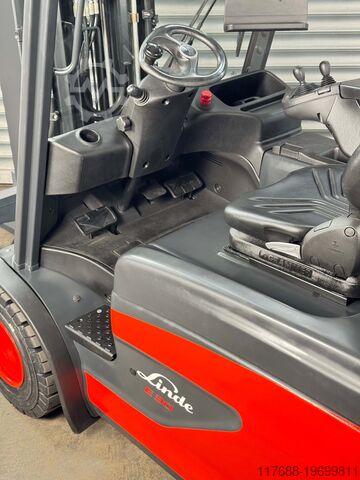Електрически 4-колесни Linde Linde E30L - 7.46m Hub - Service Neu -Batterie Neu + Garantie