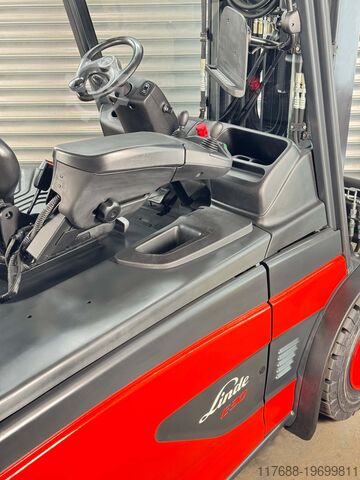 Електрически 4-колесни Linde Linde E30L - 7.46m Hub - Service Neu -Batterie Neu + Garantie