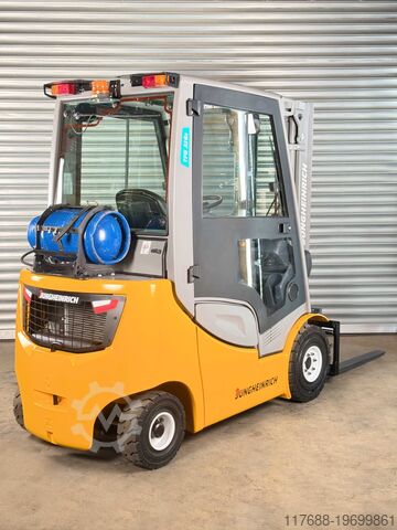 Nestekaasulla toimiva etukuormaaja Jungheinrich TFG 316s - Service Neu + Garantie - nur 4.717Std.