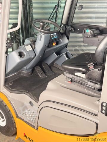 Nestekaasulla toimiva etukuormaaja Jungheinrich TFG 316s - Service Neu + Garantie - nur 4.717Std.