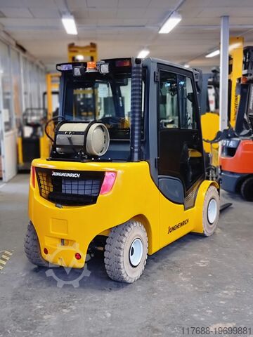 Nestekaasulla toimiva etukuormaaja Jungheinrich TFG 430s - Service Neu + Garantie - nur 3203 Std.