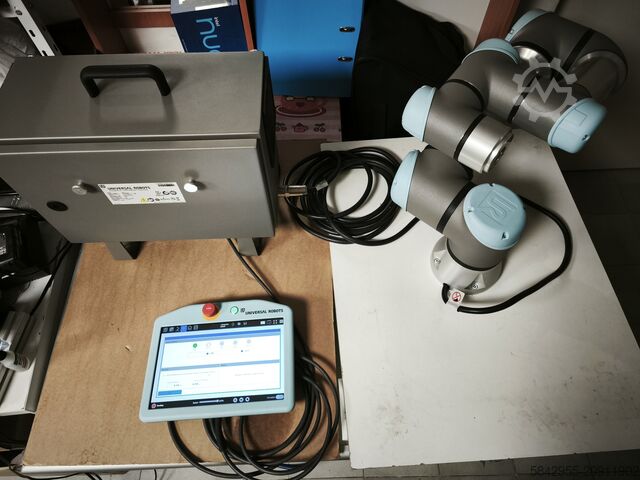 Industrijski robot Universal Robots Universal Robots UR5e with Teach Pendant