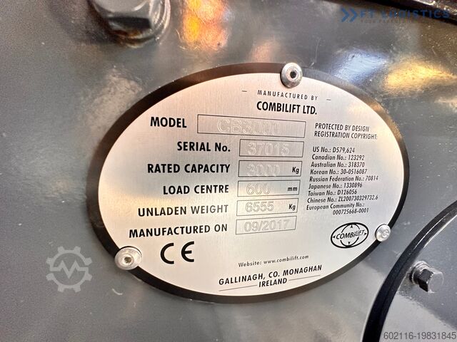 Carretilla elevadora de 4 vías Combilift CB3000 / FREE LIFT / NEW TIRES /LIKE NEW