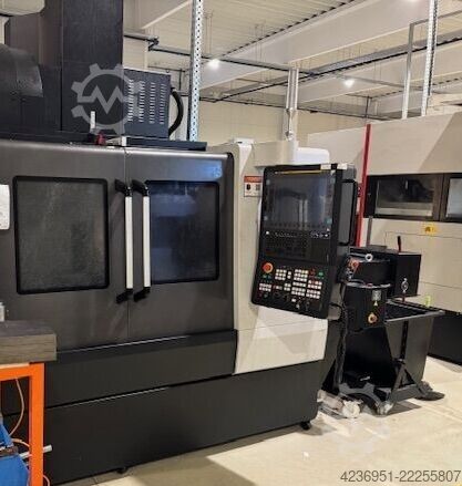 مركز خراطة وتفريز CNC DOOSAN VCF850