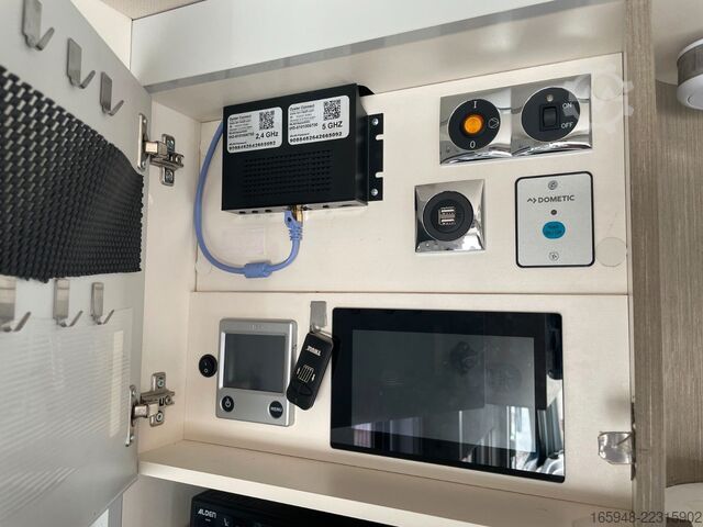 Integrated camper BÜRSTNER Elegance I 910 G *Sie sparen: ca. 85.000¤*