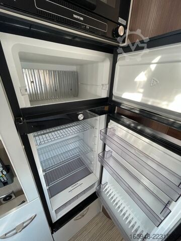 Integrated camper BÜRSTNER Elegance I 910 G *Sie sparen: ca. 85.000¤*