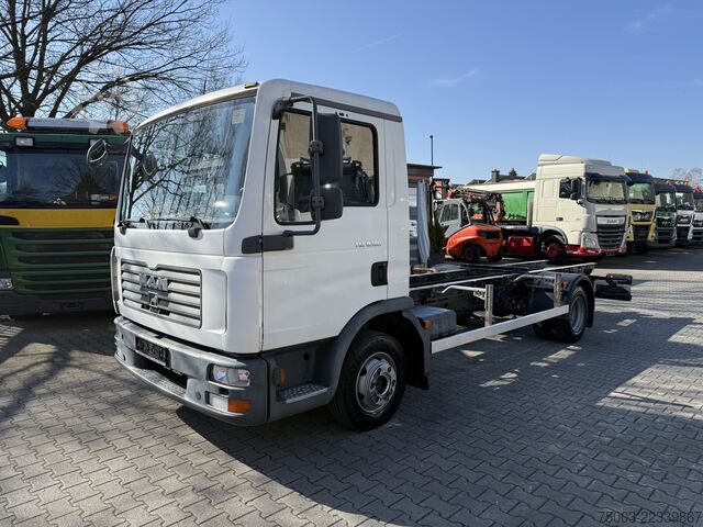 Chassis de carrinha MAN TGL 8.180 4X2 BL