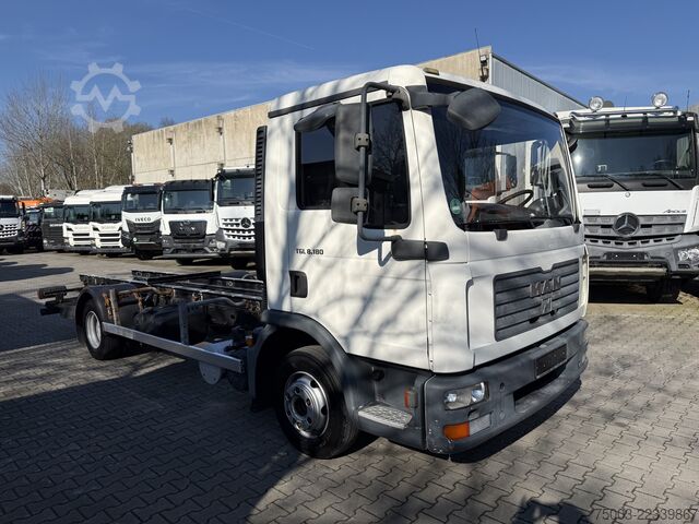 Chassis de carrinha MAN TGL 8.180 4X2 BL
