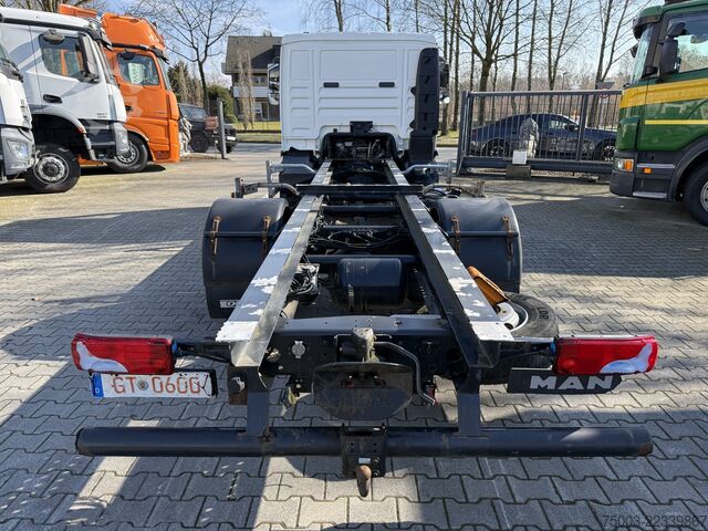 Chassis de carrinha MAN TGL 8.180 4X2 BL