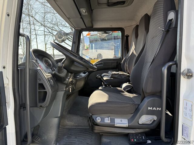 Chassis de carrinha MAN TGL 8.180 4X2 BL