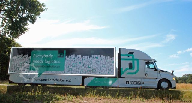 Standardni tegljač FREIGHTLINER Cascadia