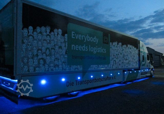 Standardni tegljač FREIGHTLINER Cascadia