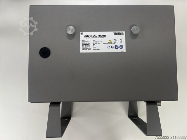 Industrial robot Universal Robots UR10e