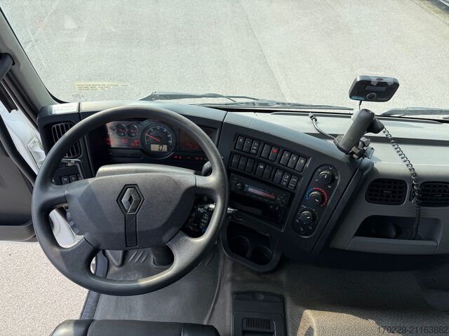 Kamion sa ravnom platformom i ceradom Renault D 26