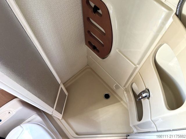 Интегриран кемпер LAIKA Ecovip HL 680 - Hubbett -  - Solar -