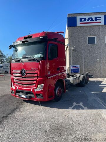 جرار الإطار Mercedes-Benz Actros 2551