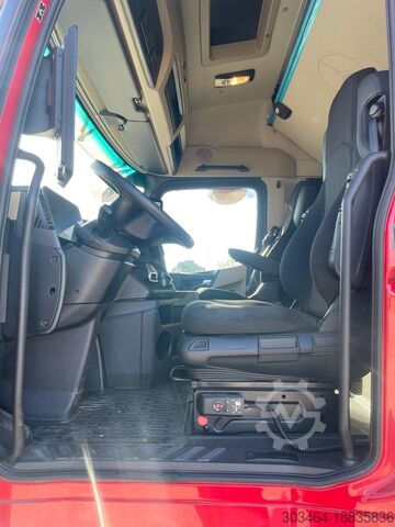 جرار الإطار Mercedes-Benz Actros 2551