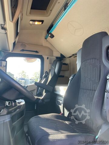 جرار الإطار Mercedes-Benz Actros 2551
