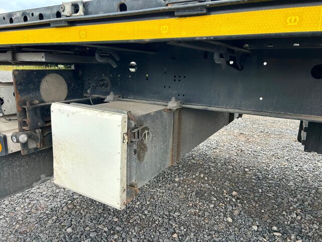 Semirremolque con plataforma de trabajo KRONE Stahlmatten Auflieger