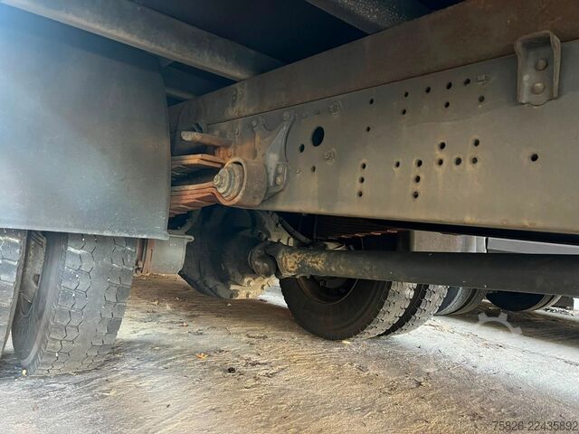 Ladbil med lad MERCEDES-BENZ LK 1324 6 Zylinder*Hiab 102 kran*OM 366Schalter*