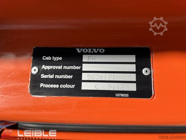 Tipvogn VOLVO FH500 8x4*Dreiseitenkipper*Bordmatik*VEB*Liege