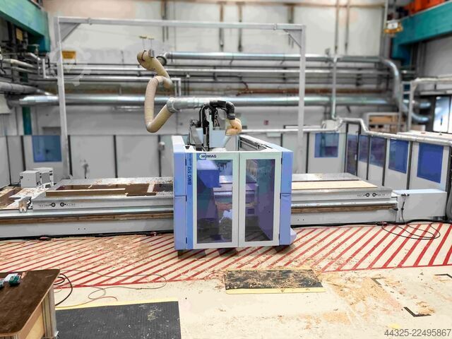 Centro de maquinagem com mesa de encaixe HOMAG PROFI BMG 512/74/19/F/R