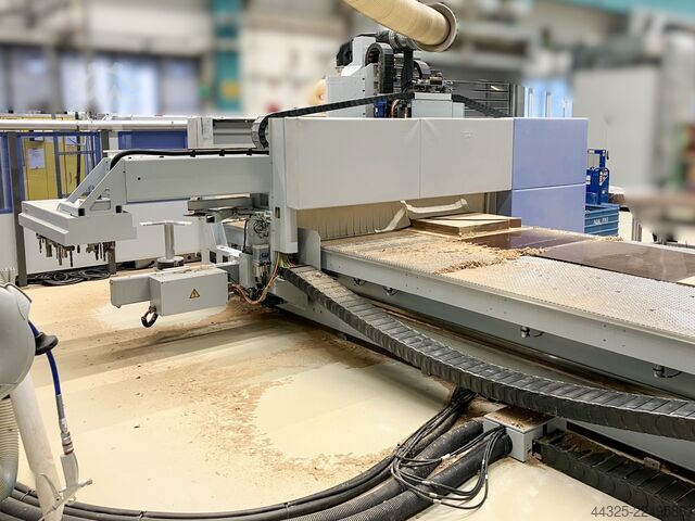 Centro de maquinagem com mesa de encaixe HOMAG PROFI BMG 512/74/19/F/R
