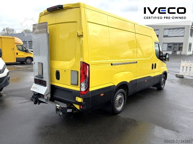 Furgoneta de caja alta IVECO 35S14V, Klima, Navi, LBW, Rückfahrkamera