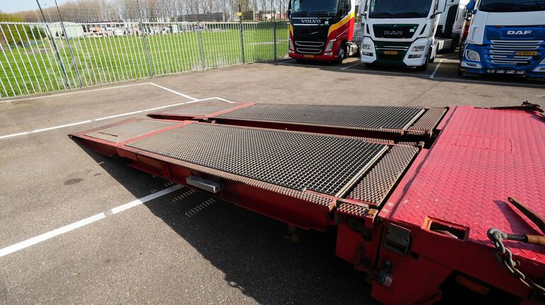Încărcător semi-scăzut Nooteboom MCO-48-03V 3 axle semi low loader extendable