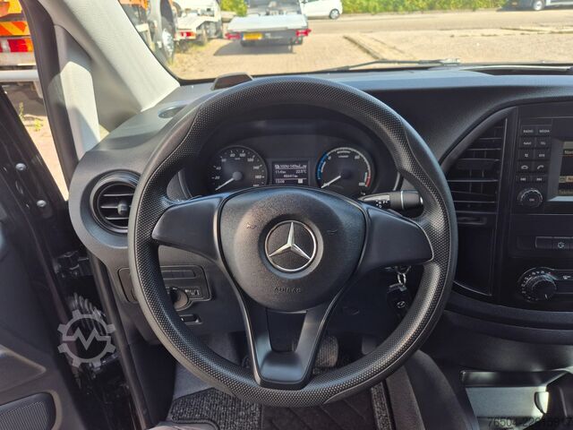 Bestelwagen dubbele cabine Mercedes-Benz eVito L2 DC 5 Pers/ Airco/ Camera/ 2X schuifdeur