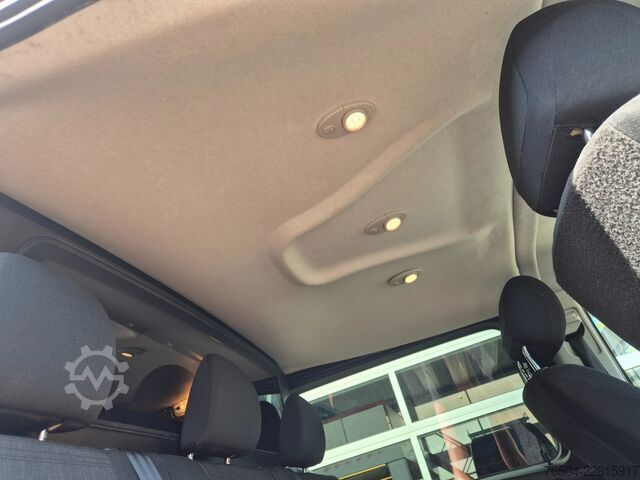 Bestelwagen dubbele cabine Mercedes-Benz eVito L2 DC 5 Pers/ Airco/ Camera/ 2X schuifdeur
