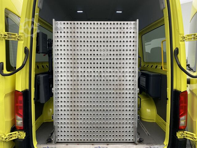 Minibús VW Crafter 35 Aut. *Rollstuhl-Rampe* 8-Sitze (5449)