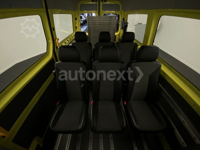 Minibús VW Crafter 35 Aut. *Rollstuhl-Rampe* 8-Sitze (5449)