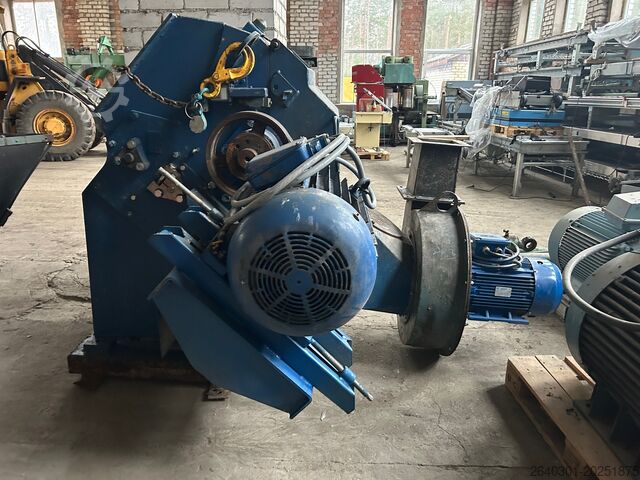 Makuleringsmaskin i tre BRUKS 602 CS