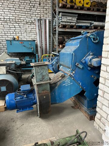 Makuleringsmaskin i tre BRUKS 602 CS